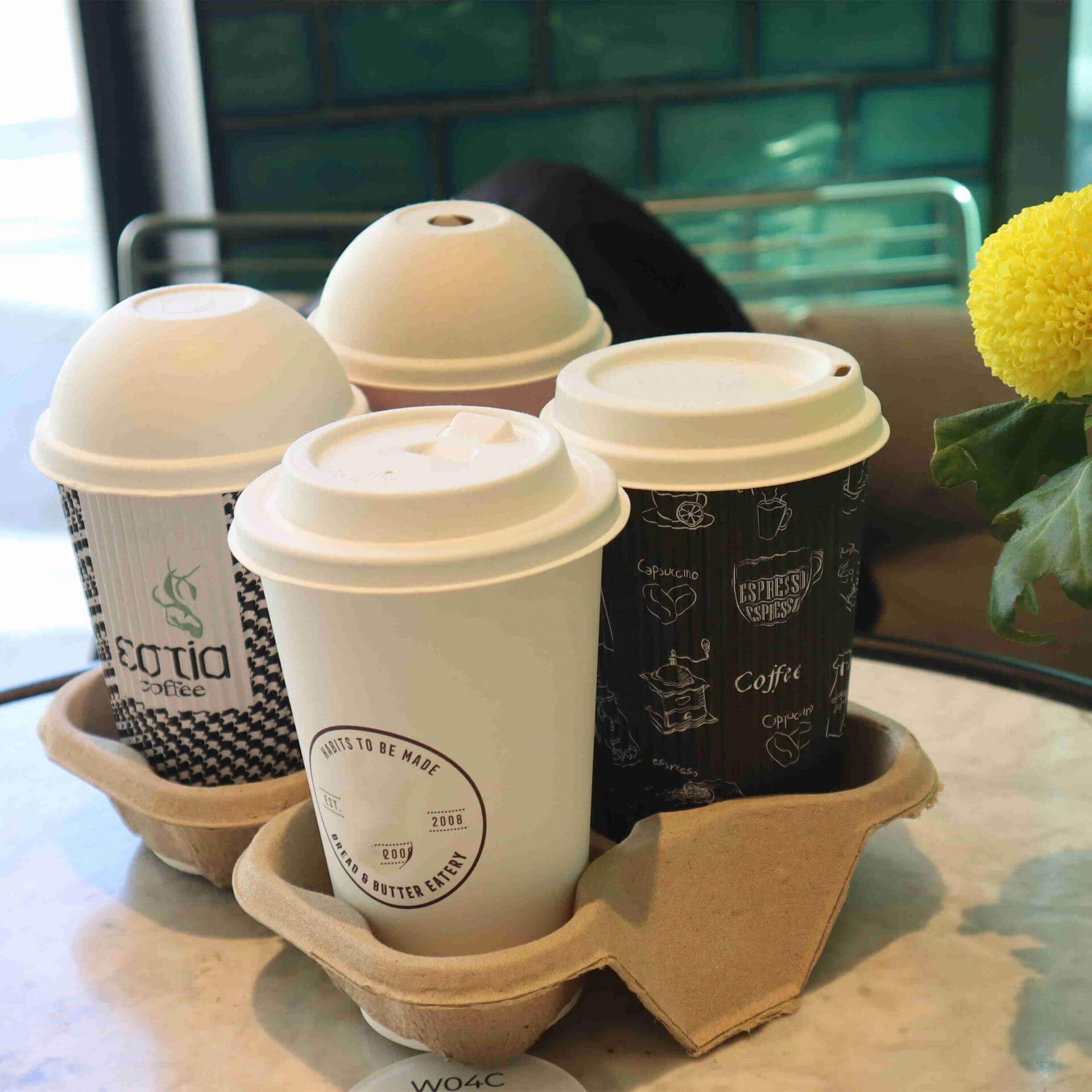 Disposable paper cup holder for both 2&4 cup